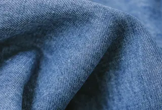 Lenzing Group, produsen terkemuka serat selulosa regeneratif, memperkenalkan TENCEL™ Lyocell - HV100, inovasi terbaru yang menggabungkan estetika alami dengan komitmen pada produksi bertanggung jawab. (foto/dok: lenzing group)