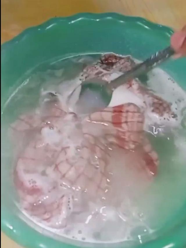 Tanpa Dibilas Pakai Sitrun, Begini Cara Ampuh Bersihkan Noda pada Lap