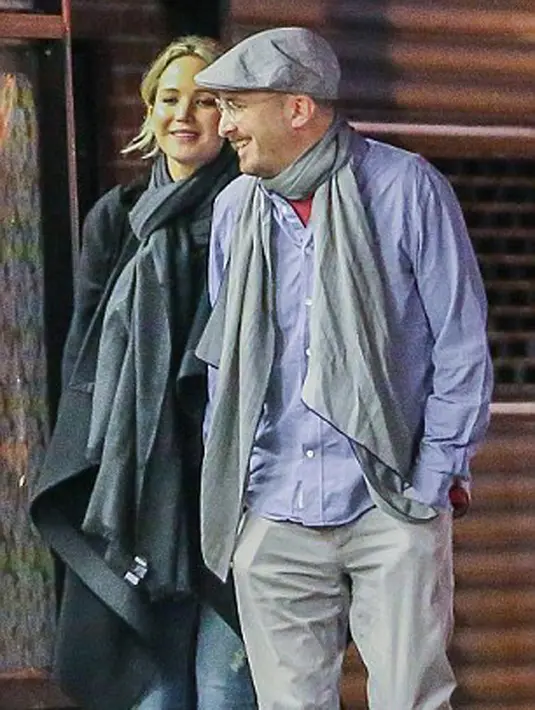 Proses pembuatan film itu selesai di bulan Agustus, dan hubungan keduanya mulai ramai diperbincangkan pada bulan Oktober setelah foto mereka tersebar. (doc.mirror.co.uk)