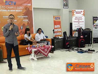 Satu dari tiga pembicara, Yosie H. Agung Head Creative Production SCTV di SGTC Undip, Semarang.