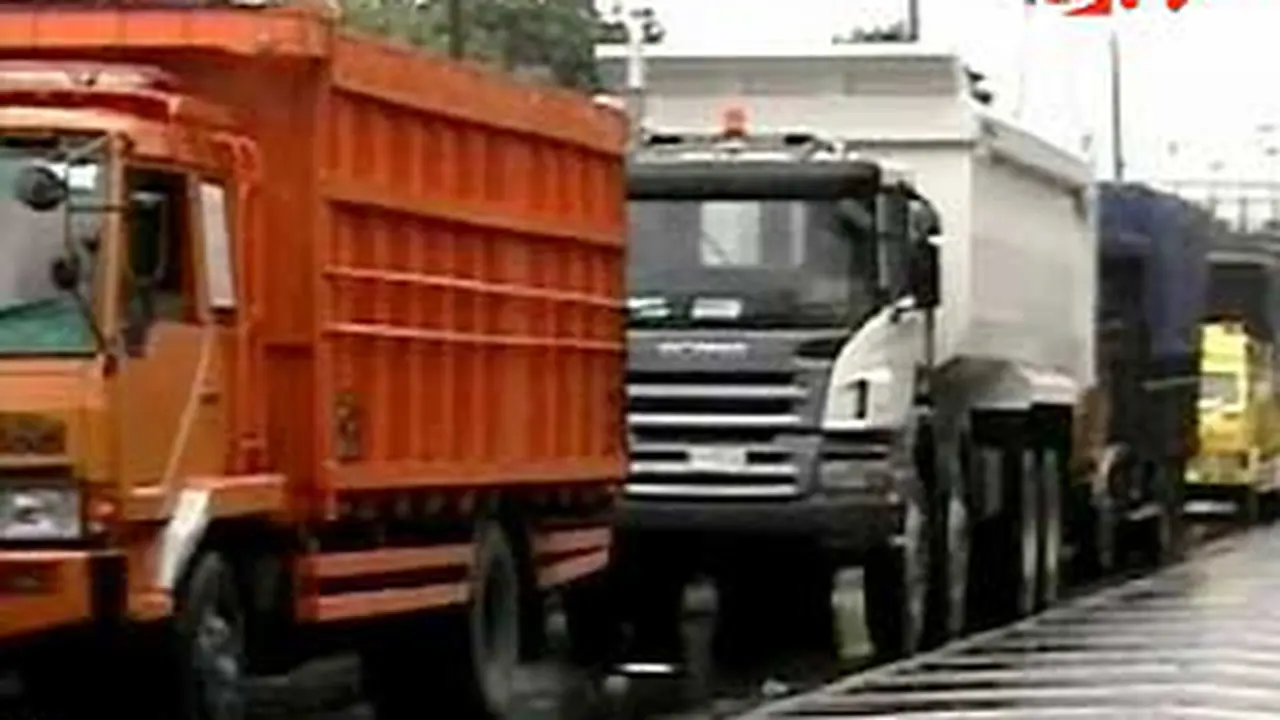 110227btruk.jpg