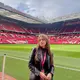 Hal itu juga terlihat dari gaya kompak Cassandra Lee  bersama sang suami, Ryuken Lie saat mengunjungi Old Trafford, stadion ikonik milik Manchester United FC. [@cassandraslee].