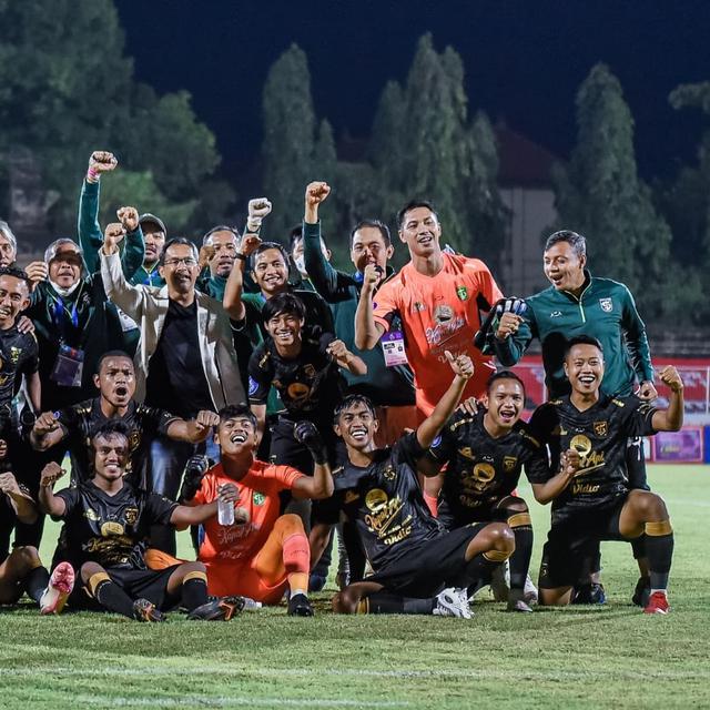 5 Potret Selebrasi Kemenangan Persebaya Surabaya Atas Bali United