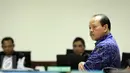 Terdakwa kasus suap Kementerian ESDM dan SKK Migas Sutan Bhatoegana saat menjalani sidang lanjutan di Pengadilan Tipikor, Jakarta, Kamis (9/7/2015). Dalam sidang tersebut, Komisioner KPK menolak hadir menjadi saksi meringankan. (Liputan6.com/Helmi Afandi)