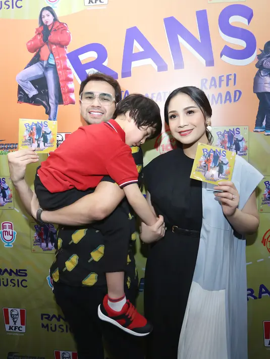 Raffi Ahmad dan Nagita Slavina rilis album RANS di kawasan Kemang, Jakarta Selatan, Jumat (6/3/2020). (Bambang E Ros/Fimela.com)