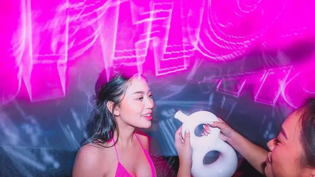 6 Potret Penampilan Rachel Vennya Gelar Pesta Bikini Rayakan Ulang Tahun ke-28