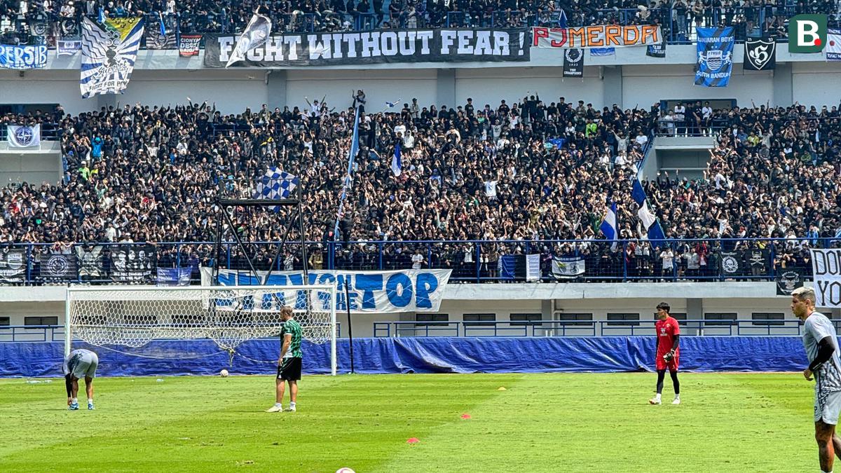 Jelang Bentrok dengan Persija di BRI Liga 1, Persib Didukung Ribuan Bobotoh pada Sesi Latihan