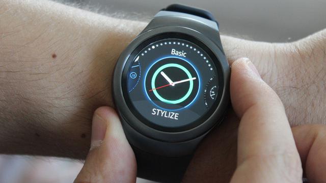 Hands On Samsung Gear S2 Smartwatch Stylish Yang Tahan Air Tekno Liputan6 Com