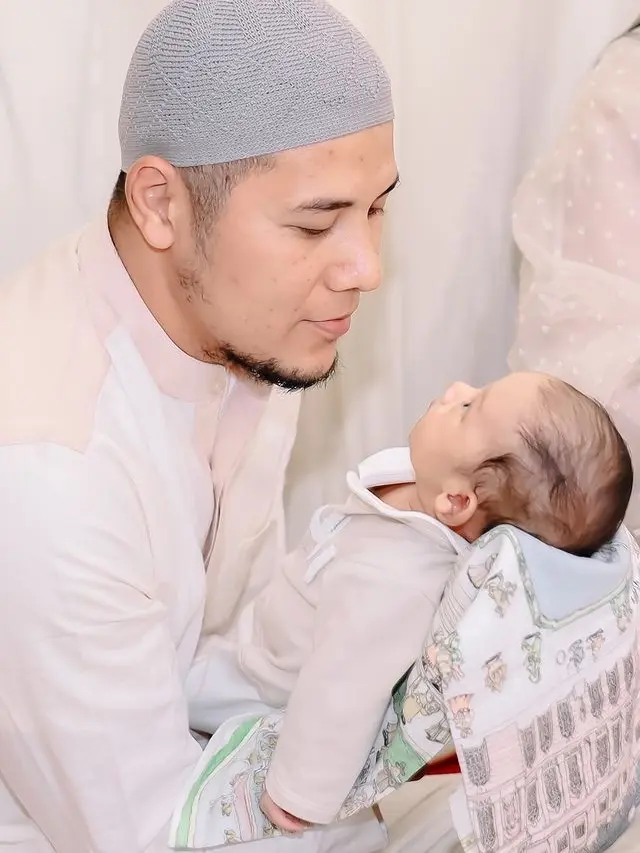 7 Potret Via Vallen Gelar Acara Akikah Anak, Sosok Buah Hati Mulai Diperlihatkan