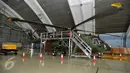 Helikopter AW 101 saat ini berada di hanggar TNI AU Pangkalan Udara Halim Perdanakusuma, Jakarta, Kamis (9/2). Hingga kini belum ada proses serah terima lantaran menunggu hasil investigasi yang dilakukan TNI AU (Liputan6.com/ Widodo S. Jusuf/Pool)