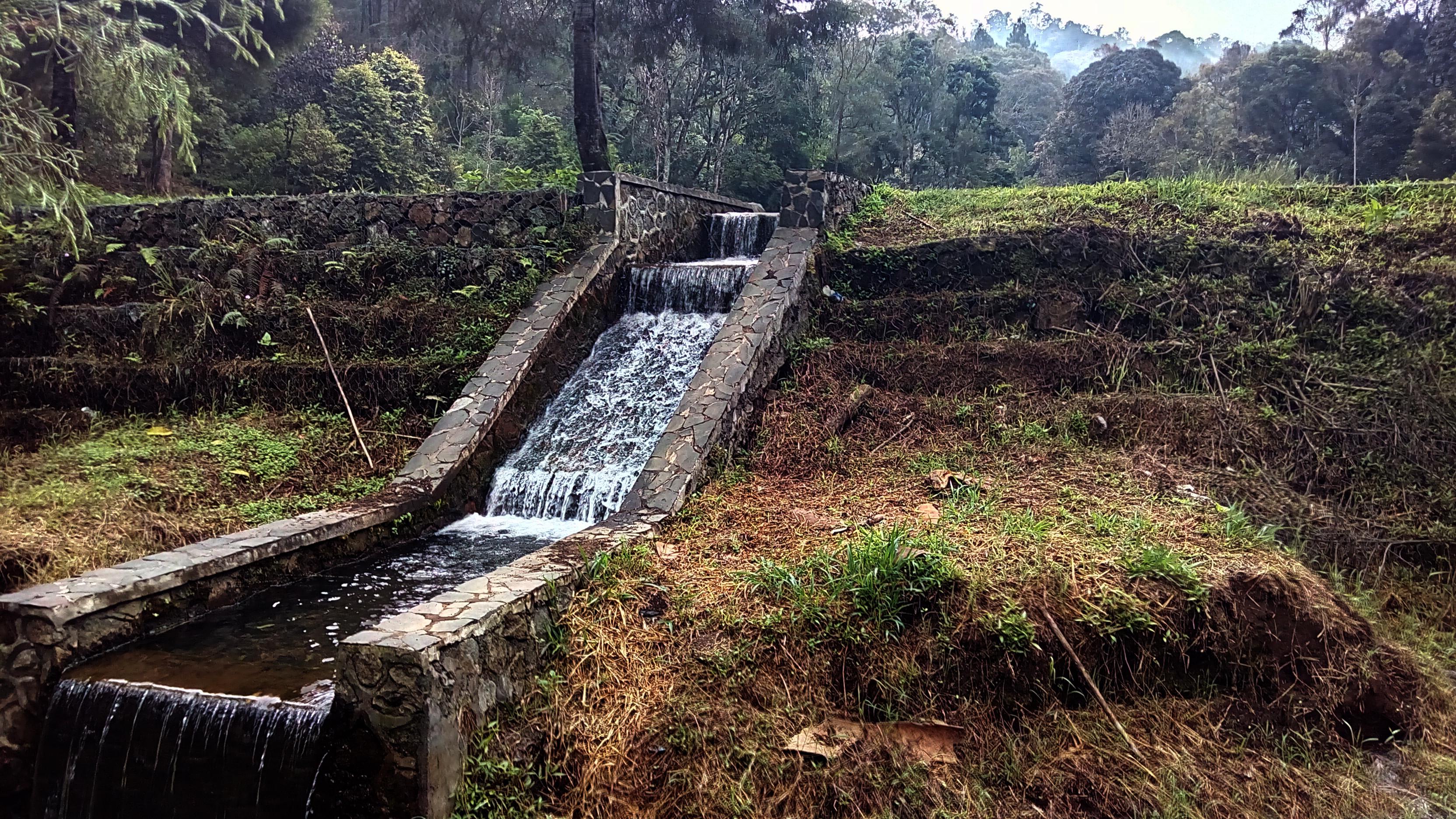 Sensasi Pagi di Danau Bekas Persembunyian Kartosoewirjo ...