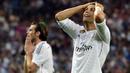 2. Hubungan Gareth Bale dengan bintang Real Madrid, Cristiano Ronaldo, juga tidak terlalu baik. CR7 selalu ingin tampil paling menonjol dan tidak ingin memberikan Bale kesempatan melebihi dirinya. (AFP/Gerard Julien)