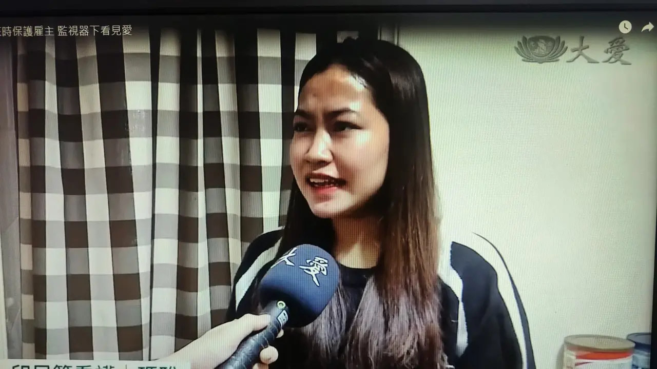 Tangkapan layar saat asisten rumah tangga asal Indonesia bernama Maya diwawancara media lokal setelah upayanya menyelamatkan majikannya saat gempa dahsyat 7,4 mengguncang Taiwan.