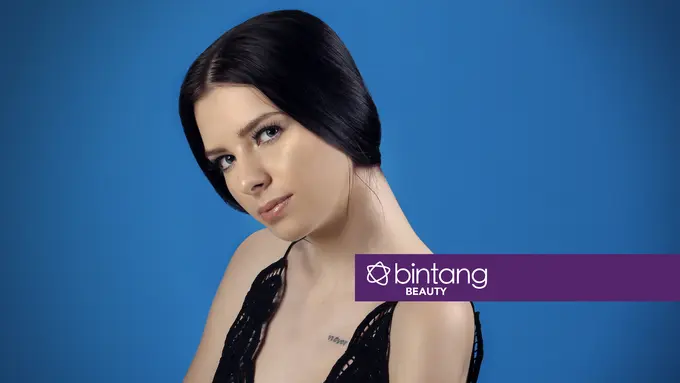 Makeup Natural Bagian Pipi