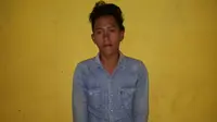 Pemuda Sumenep hendak meracuni orangtuanya dengan mencampurkan potasium ke dalam minuman soda. (Liputan6.com/Mohamad Fahrul)