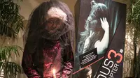 Jika hantu biasa dijauhi, di Screening Film Insidious Chapter 3 sosok Black Bride diburu para pecinta film Horor.