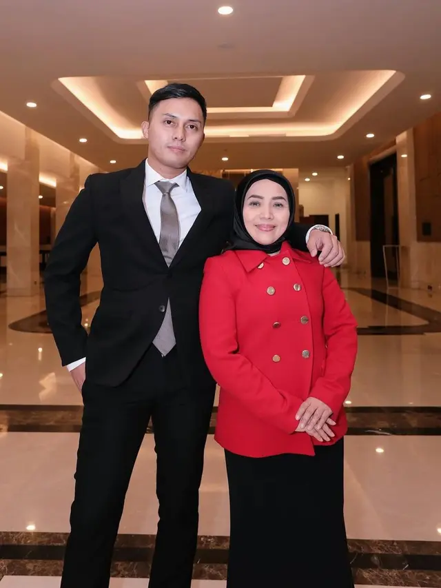 Kebersamaan Muzdalifah dan Fadel Islami