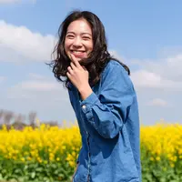 ilustrasi perempuan gembira/Bo1982/Shutterstock
