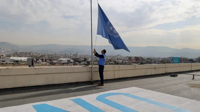 PBB Kibarkan Bendera Setengah Tiang