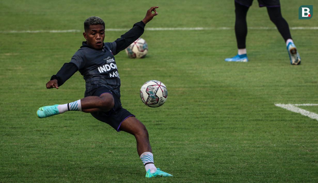 Pemain lokal anyar lainnya adalah Billy Keraf. Billy merupakan gelandang yang didatangkan Persita pada bulan Mei lalu dari Persib Bandung. Selain yang sudah disebut, Persita juga mendatangkan Agung Prasetyo, Harrison Cardoso dari Brasil, dan Andre Agustiar. (Foto: Bola.com/Bagaskara Lazuardi)