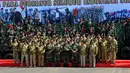 Pemberian penghargaan itu diikuti 29 gubernur di Indonesia dan 5 lainnya berhalangan hadir di Dermaga Ujung, Surabaya, (6/10/14). (Liputan6.com/Johan Tallo)