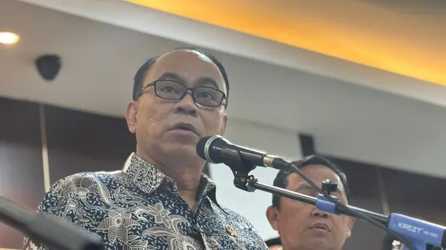 Menteri Koperasi (MenKop) Budi Arie Setiadi, Senin (11/11/2024). (Foto: Liputan6.com/Tira Santia)