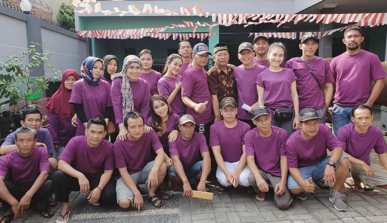Suasana Penyembelihan Hewan Qurban di Rumah Ayu Ting Ting 