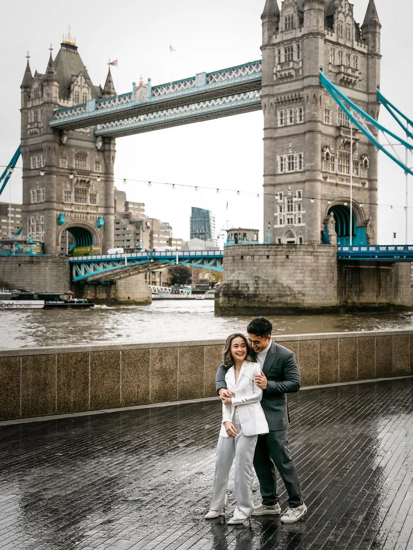 8 Potret Prewedding Gritte Agatha dan Arif Hidayat di London, Romantis ...