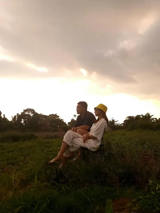 Gilang Dirga dan Adiezty Firza (Instagram/adieztyfersa)