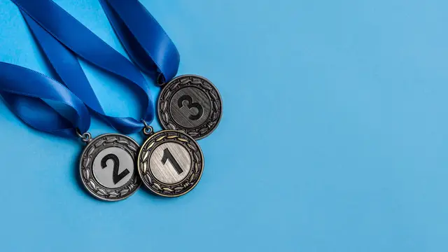 Ilustrasi medali, lomba, kompetisi, kompetitif, juara, pemenang