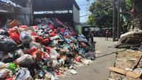 Sampah Depok membeludak (Foto: Dicky Agung Prihanto)