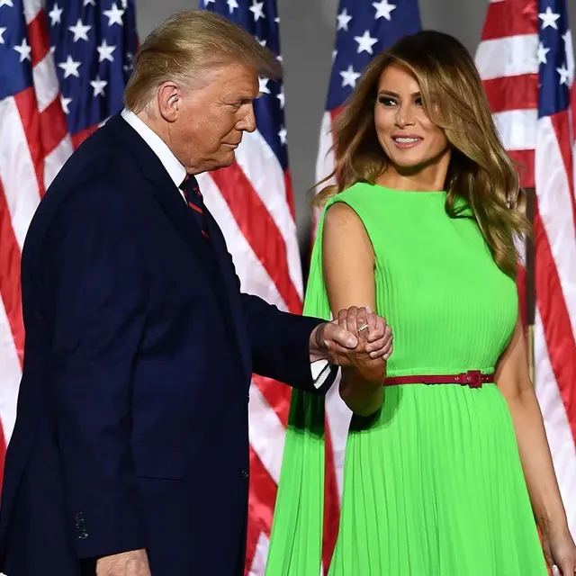 Pilihan Gaun Hijau Melania Trump Jadi Green Screen bagi Warganet
