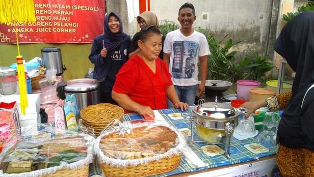 Buka Setiap Jumat, Pecinan Street Food Banyuwangi Sediakan Makanan Halal.