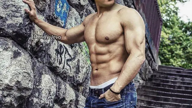 Editan Foto 6 Penyanyi Miliki Lengan Berotot Ini Bikin Tepuk Jidat, Kocak