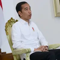 Presiden Joko Widodo melakukan video teleconference dengan Kabinet Indonesia Maju di Istana Kepresidenan Bogor, Jawa Barat, Senin (16/3/2020). Presiden Jokowi menginstruksikan percepatan agenda kerja semua kementerian. (Foto: Muchlis Jr - Biro Pers Sekretariat Presiden)