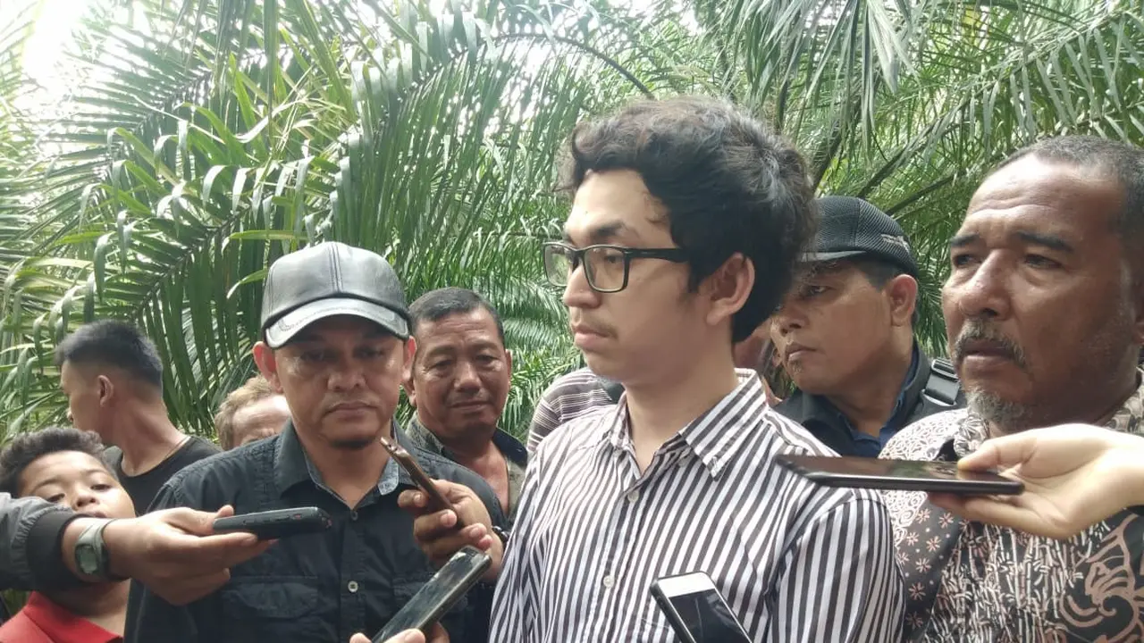 Anak kedua dari pernikahan pertama Hakim Pengadilan Negeri (PN) Medan, Jamaluddin (55), yaitu Rajif