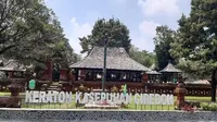 Ditengah suasana berkabung Keraton Kasepuhan Cirebon dalam persiapan penobatan sultan baru. Foto (Liputan6.com / Panji Prayitno)