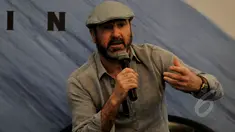 Eric Cantona saat konferensi pers peluncuran jam tangan Hautlance di Hotel Mulia, Jakarta, Jumat (17/4/2015). Cantona didaulat menjadi brand ambassador jam tangan Hautlance. (Liputan6.com/Johan Tallo)