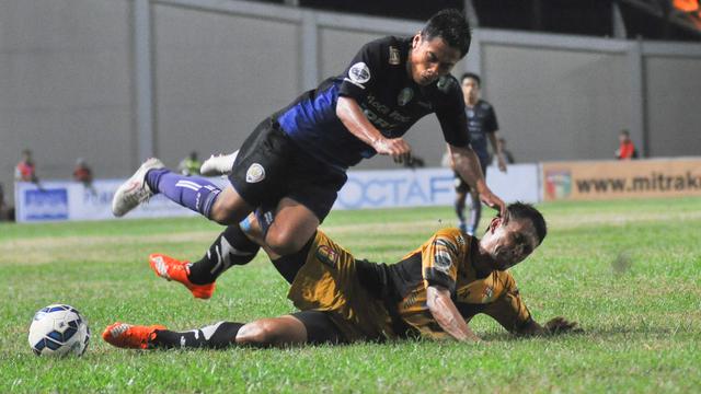 Mitra Kukar vs Arema Cronus