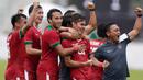 Para pemain Indonesia merayakan gol yang dicetak oleh Rezaldi Hehanusa ke gawang Myanmar pada Laga Sea Games 2017 di Stadion MPS, Selangor, Selasa (29/8/2017). Indonesia menang 3-1 atas Myanmar. (Bola.com/Vitalis Yogi Trisna)