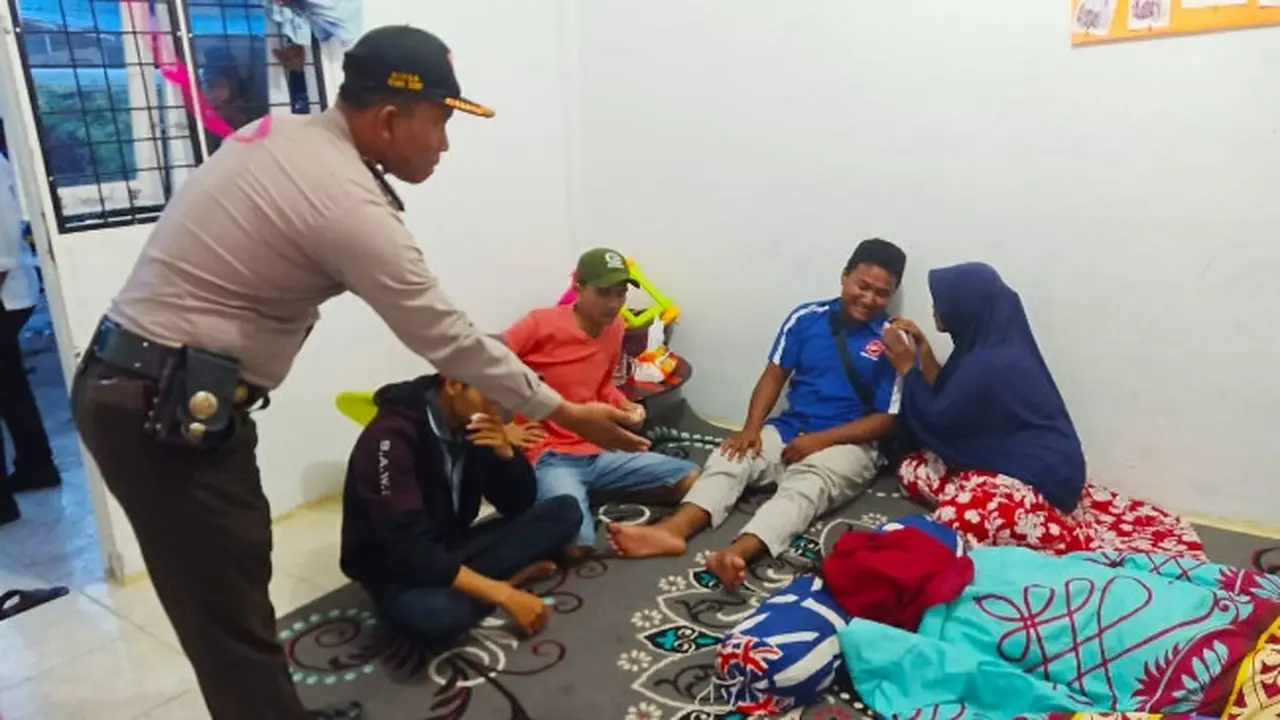 PNG, suami dari NSW yang ditemukan tewas bunuh diri menangis karena kejadian yang dialami keluarganya.