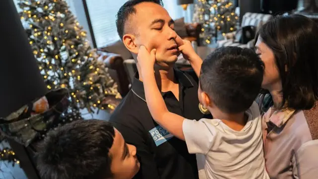 Potret Rayyanza gemas dengan Raffi Ahmad (credit: https://www.instagram.com/raffinagita1717/)