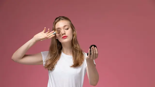 Tips makeup mata untuk remaja agar tampil natural & stylish (photo by freepik.com)