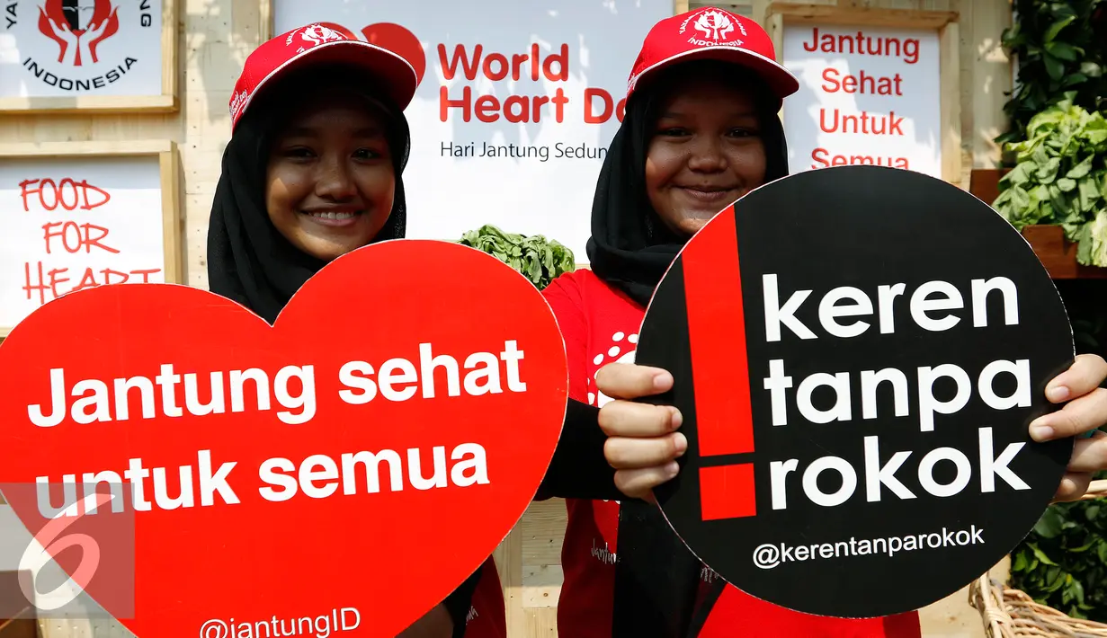 Pengunjung saat menghadiri acara bazar dan promosi 'Food for Heart', Jakarta, Minggu (27/9/2015). Acara tersebut digelar dalam rangka memperingati Hari Jantung Sedunia 2015 yang mengusung tema 'Jantung Sehat untuk Semua'. (Liputan6.com/Yoppy Renato)