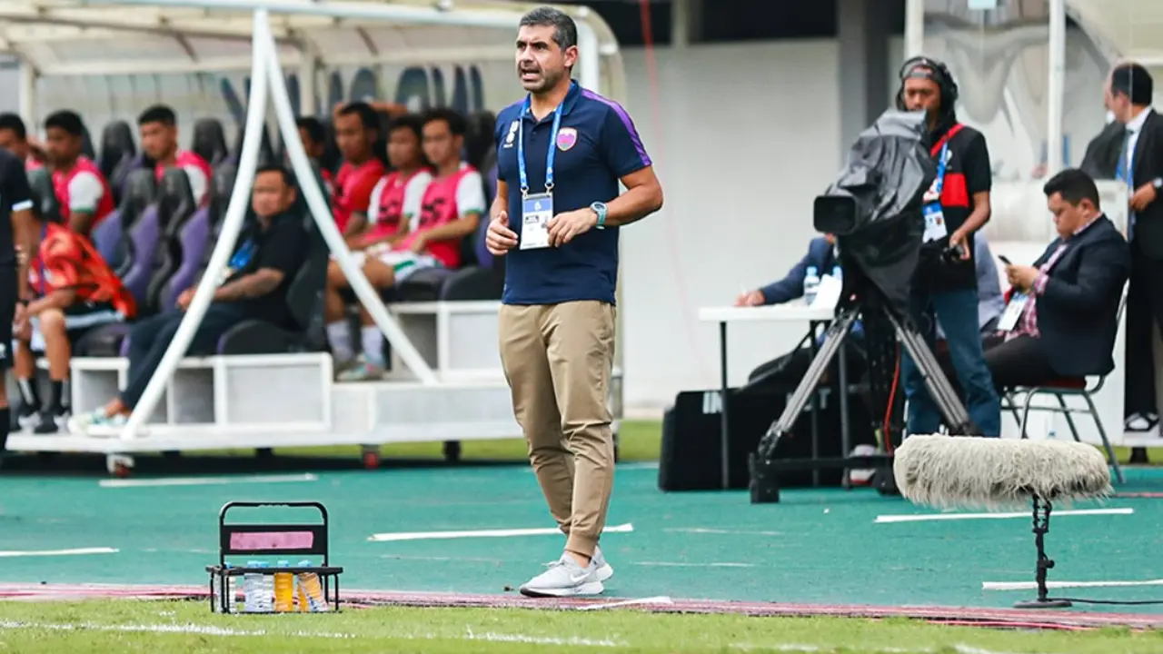 Pelatih Persita Tangerang di BRI Liga 1 2022/2023, Luis Edmundo Duran