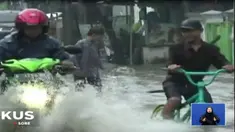 Hujan deras membuat Perumahan Duta Kranji, Kota Bekasi, Jawa Barat, tergenang banjir.