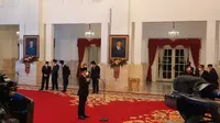 Presiden Jokowi melantik Azwar Anas sebagai menpan-RB. (Liputan6.com/Lizsa Egeham)