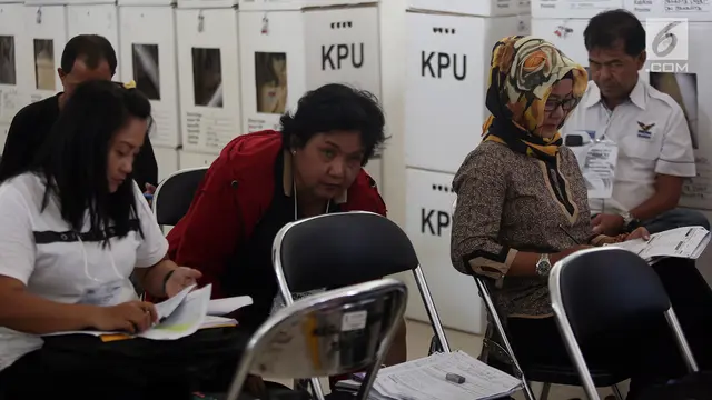 Intip Rekapitulasi Surat Suara di Kecamatan Menteng