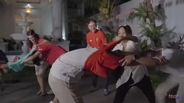 6 Potret Keseruan Keluarga Nola B3 dan Iis Dahlia Lomba 17-an, Kocak Abis