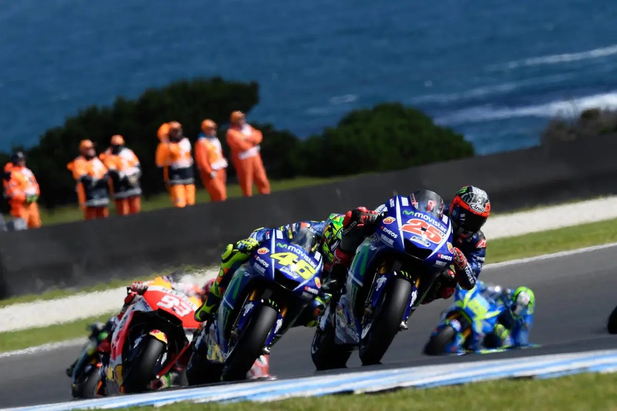 Maverick Vinales dan Valentino Rossi
